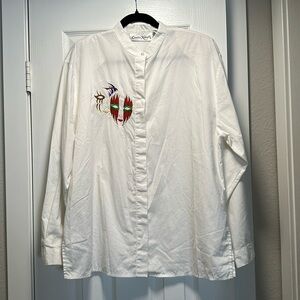 [M] Vintage Claudia Richard White Embroidered Drama Mask Shirt